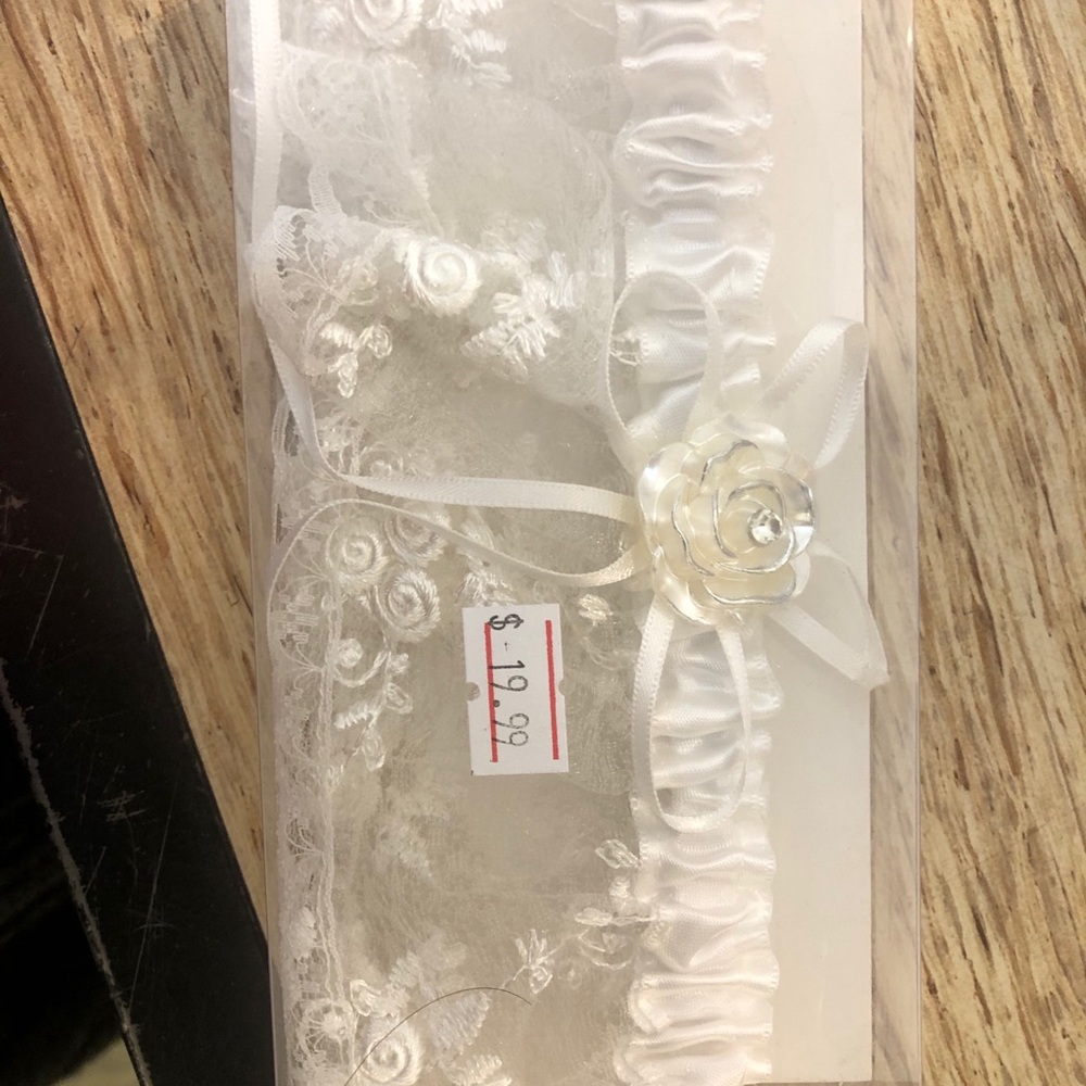 Garters - Picture 2 of 13